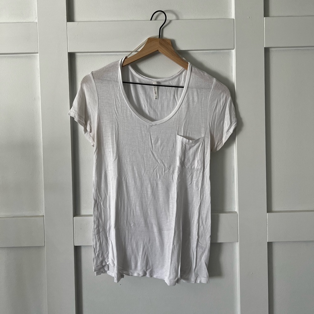 Active USA White Pocket Top Size Mediun